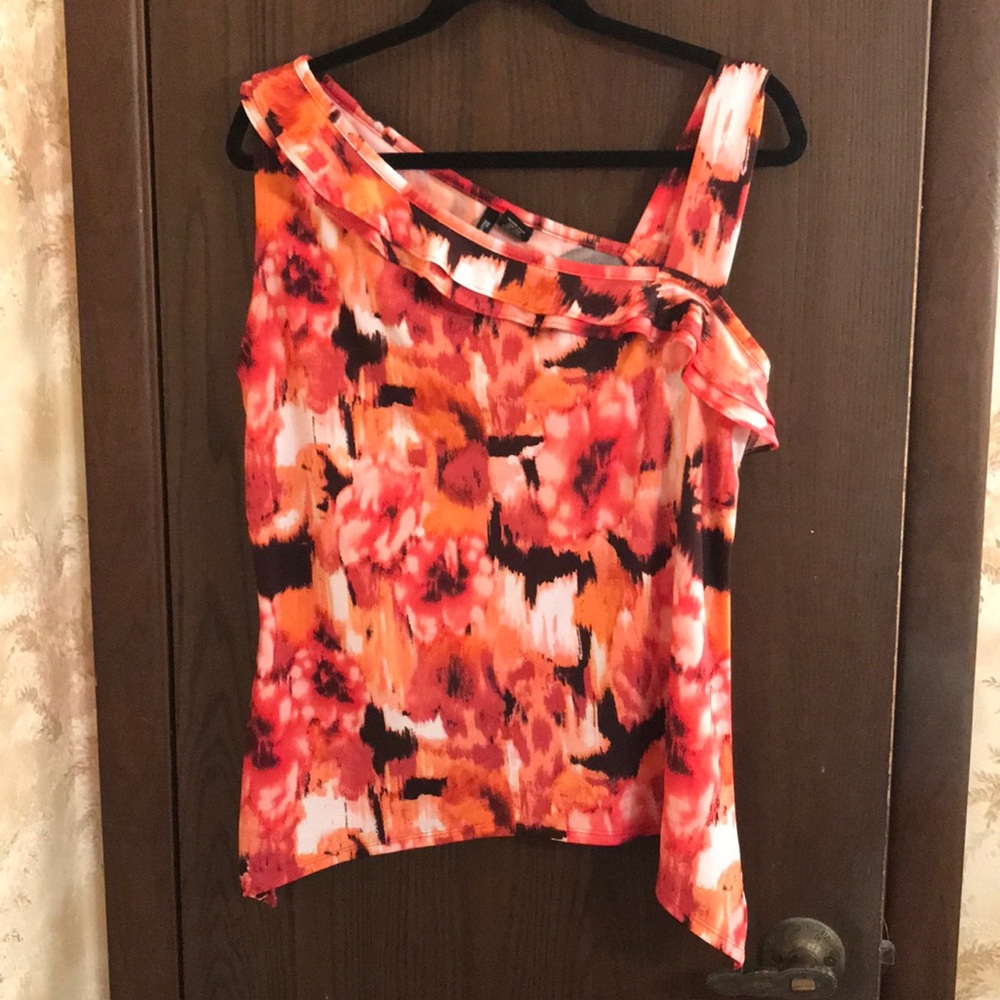 Sleeveless blouse